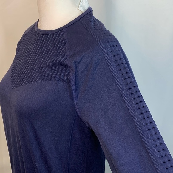 Fabletics Weathered Navy Sync Seemless Long Sleeve Top- NWT - Picture 6 of 14